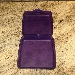Tupperware Sandwich Keeper Purple 3752 Square Clam Hinge Closure Lunch Container